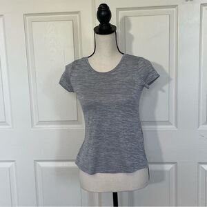 Old Navy Active Go-Dry Girls Short Sleeve T-Shirt, Large (10/12)